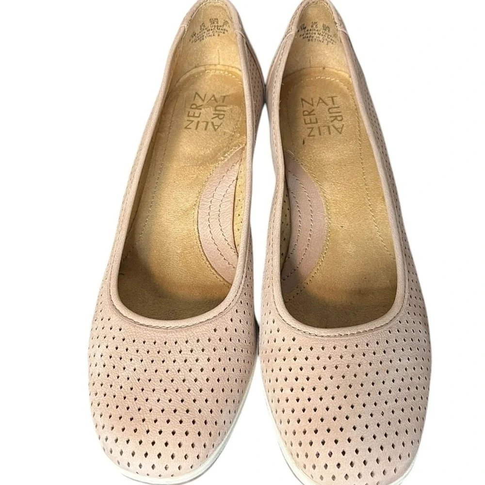 NATURALIZER Bettina 2 Blush Pink Slip On Wedge Low Heel Comfort Women's Size 8.5